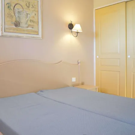 Avec Terrasse Vue Mer, Securite, 2 Etoiles - Fr-1-226-389 Les Issambres