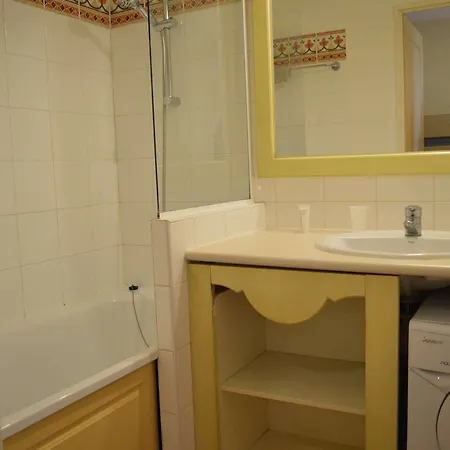 2 Pieces Avec Piscine, Tennis, Parking - - Fr-1-226-389 Apartment Les Issambres